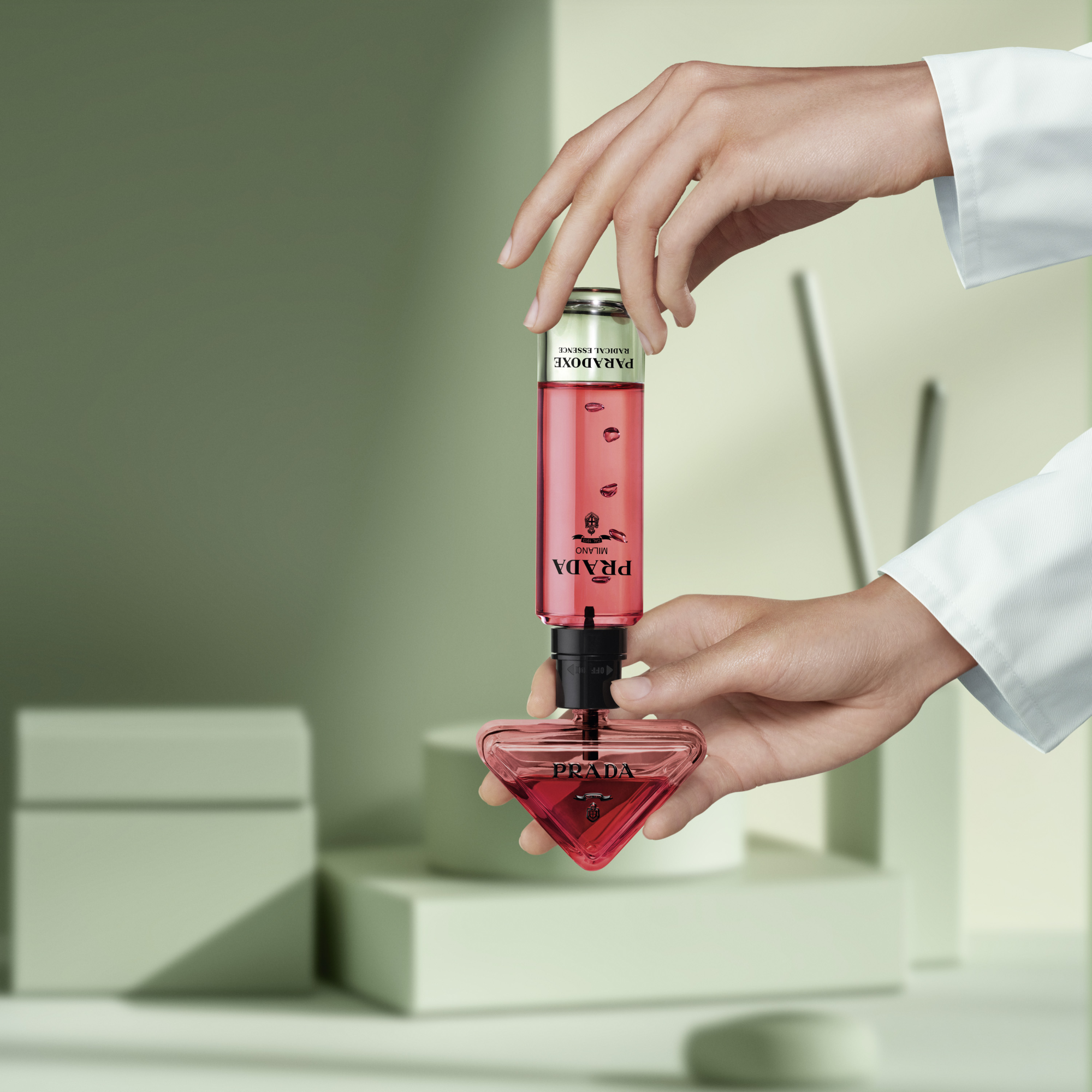 Prada Paradoxe Radical Essence Parfum Refill